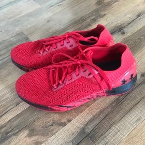 Men’s under armor hovr shoes.